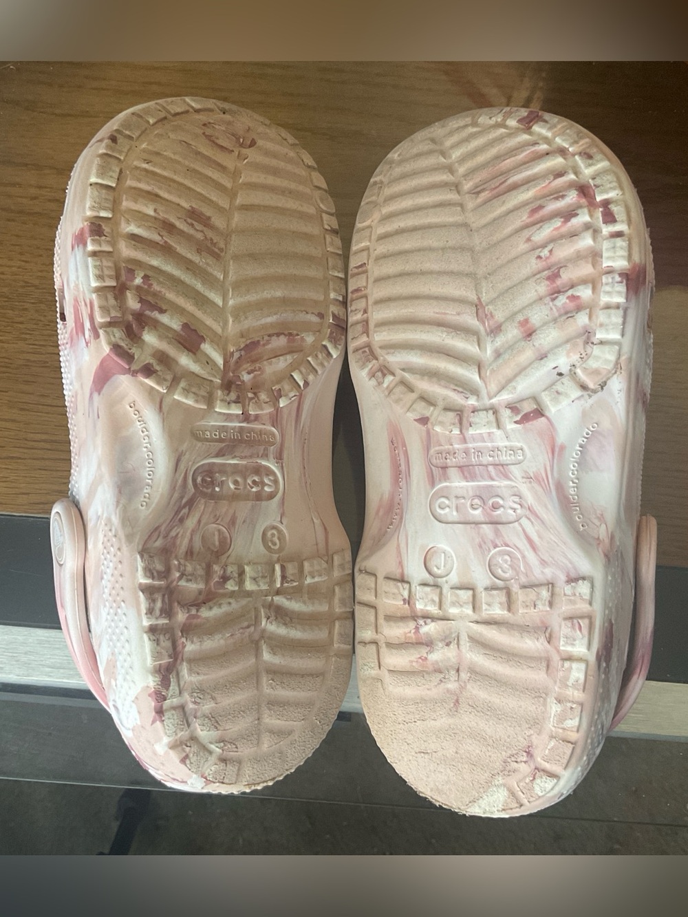 CROCS KIDS CLASSIC MARBLED CLOGS SZ J3 - Picture 7 of 7